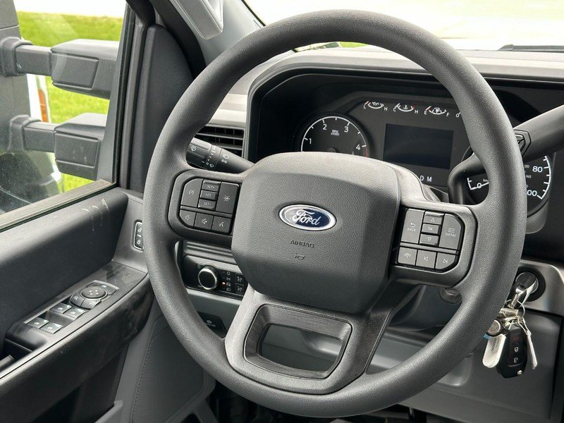 Used 2023 Ford F550 4x4 SuperCab Super Duty image 7