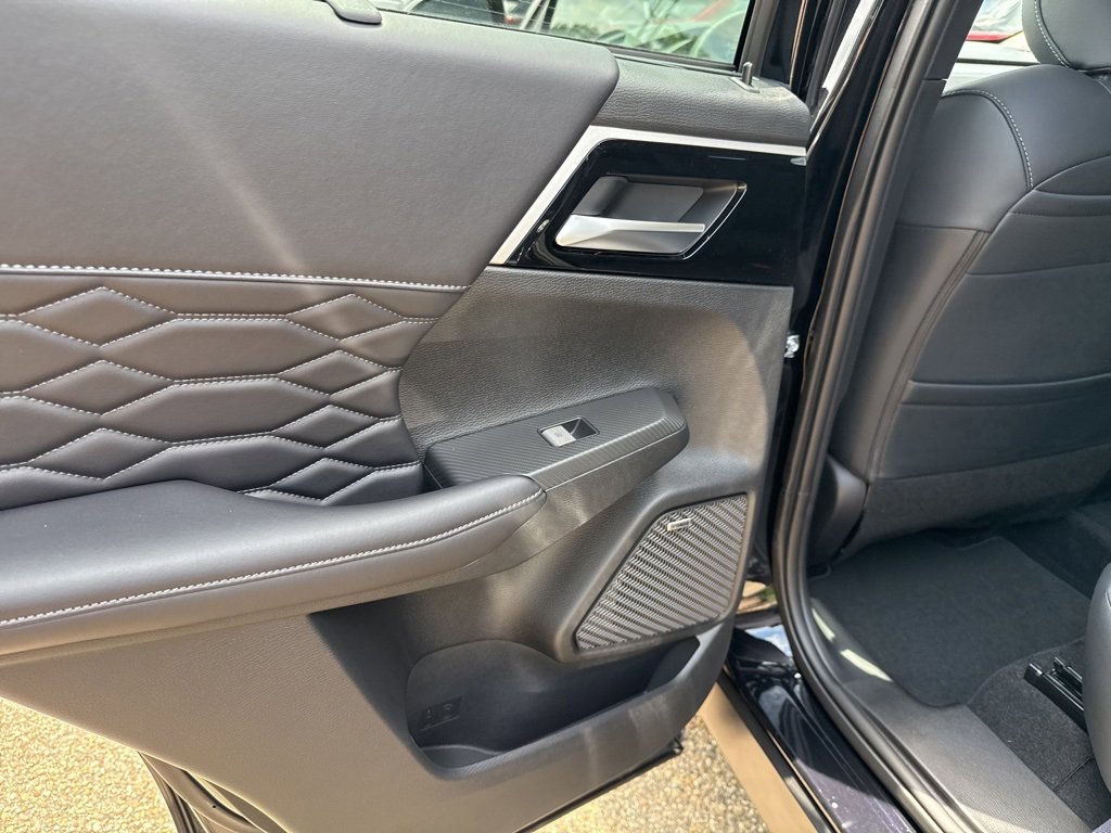 New 2025 Mitsubishi Outlander SEL image 17