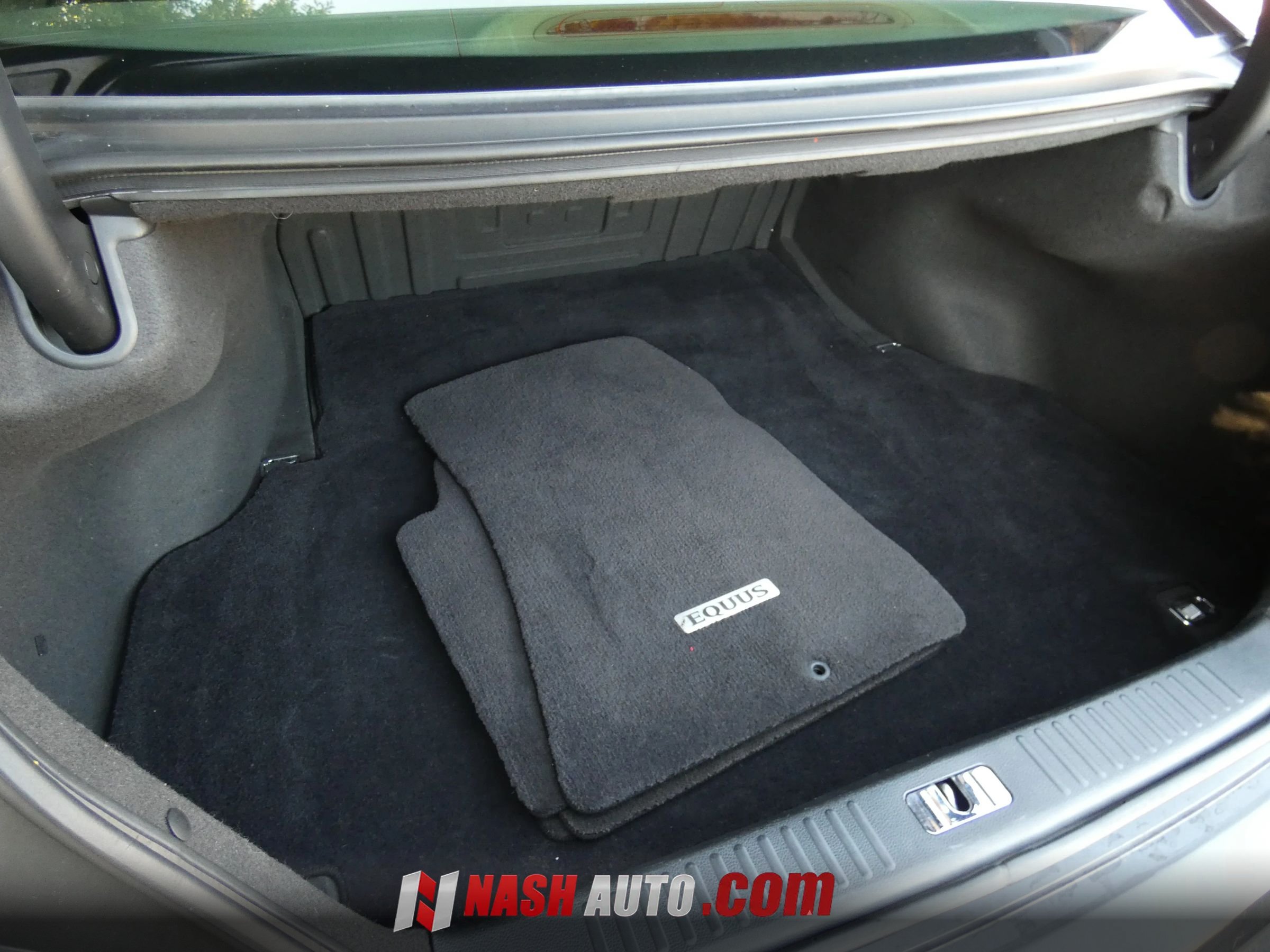 Used 2013 Hyundai Equus Signature RWD image 75