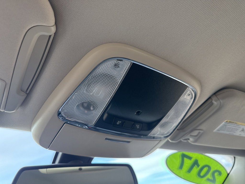 Used 2017 Chrysler 300 Limited image 21