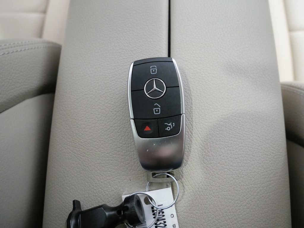 Used 2022 Mercedes-Benz GLC 300 4MATIC image 31