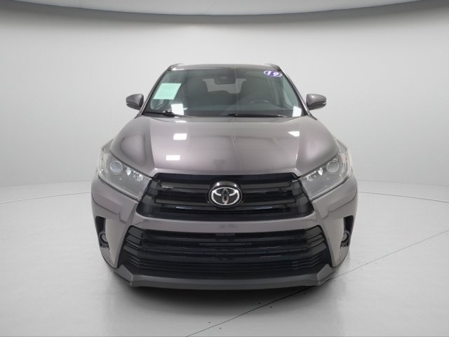 Used 2019 Toyota Highlander SE AWD/4WD image 2
