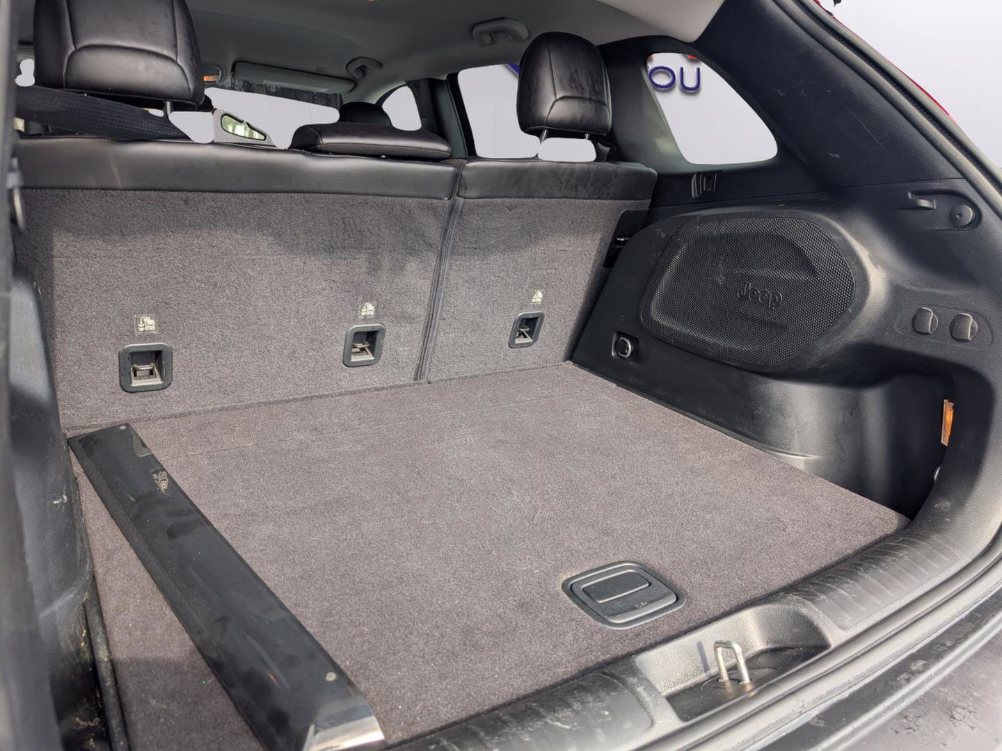 Used 2020 Jeep Cherokee Limited image 34