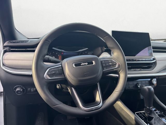 Used 2024 Jeep Compass Limited image 12