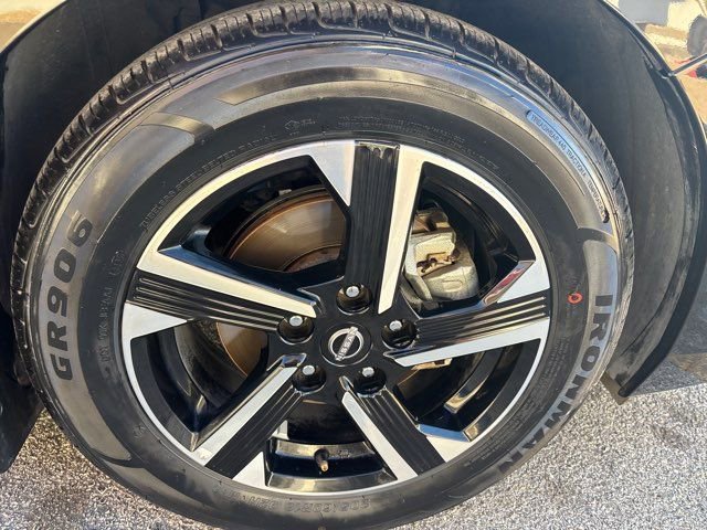 Used 2024 Nissan Sentra SV image 9