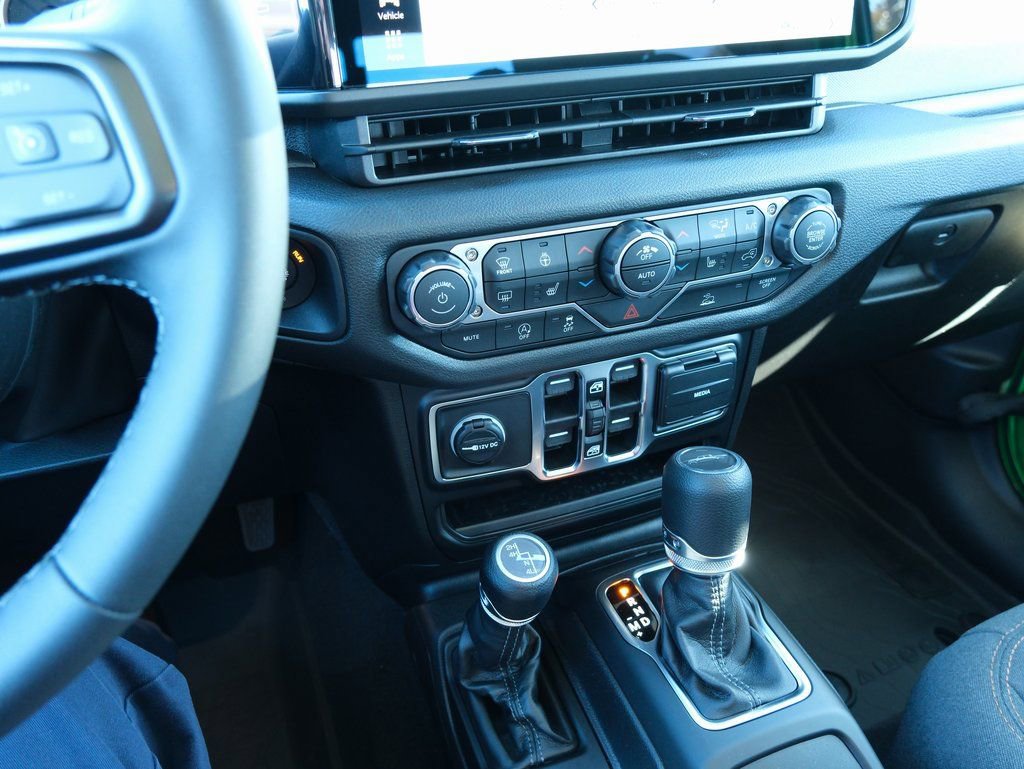 New 2026 Jeep Gladiator Sport AWD/4WD image 23