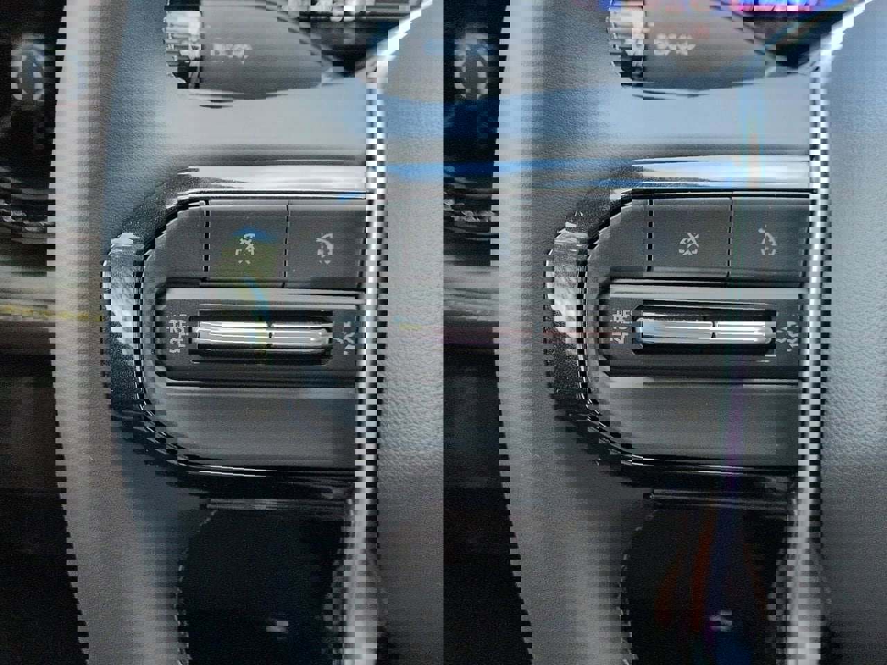 New 2026 Chevrolet Colorado ZR2 w/ Technology Package AWD/4WD image 12