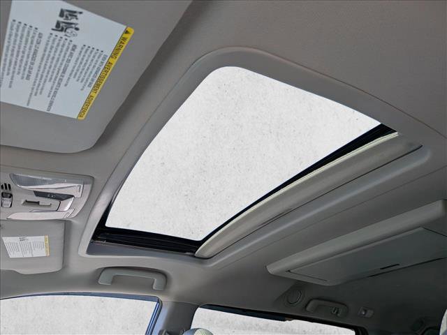 Used 2017 Toyota Sienna XLE Premium image 16