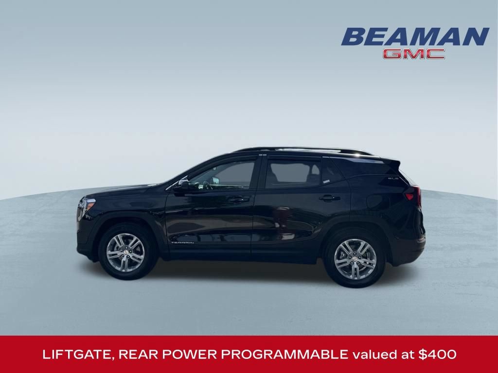 Used 2022 GMC Terrain SLE w/ Driver Convenience Package FWD image 4