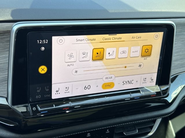 Certified 2024 Volkswagen Atlas SEL AWD/4WD image 15