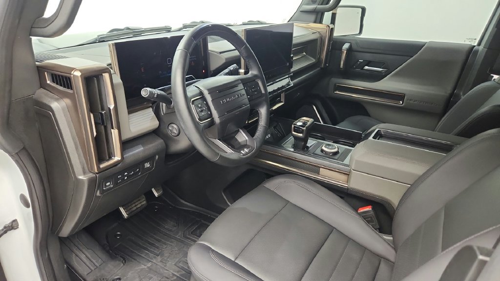Used 2025 GMC Hummer EV 2X w/ LPO, Sport Package AWD/4WD image 12