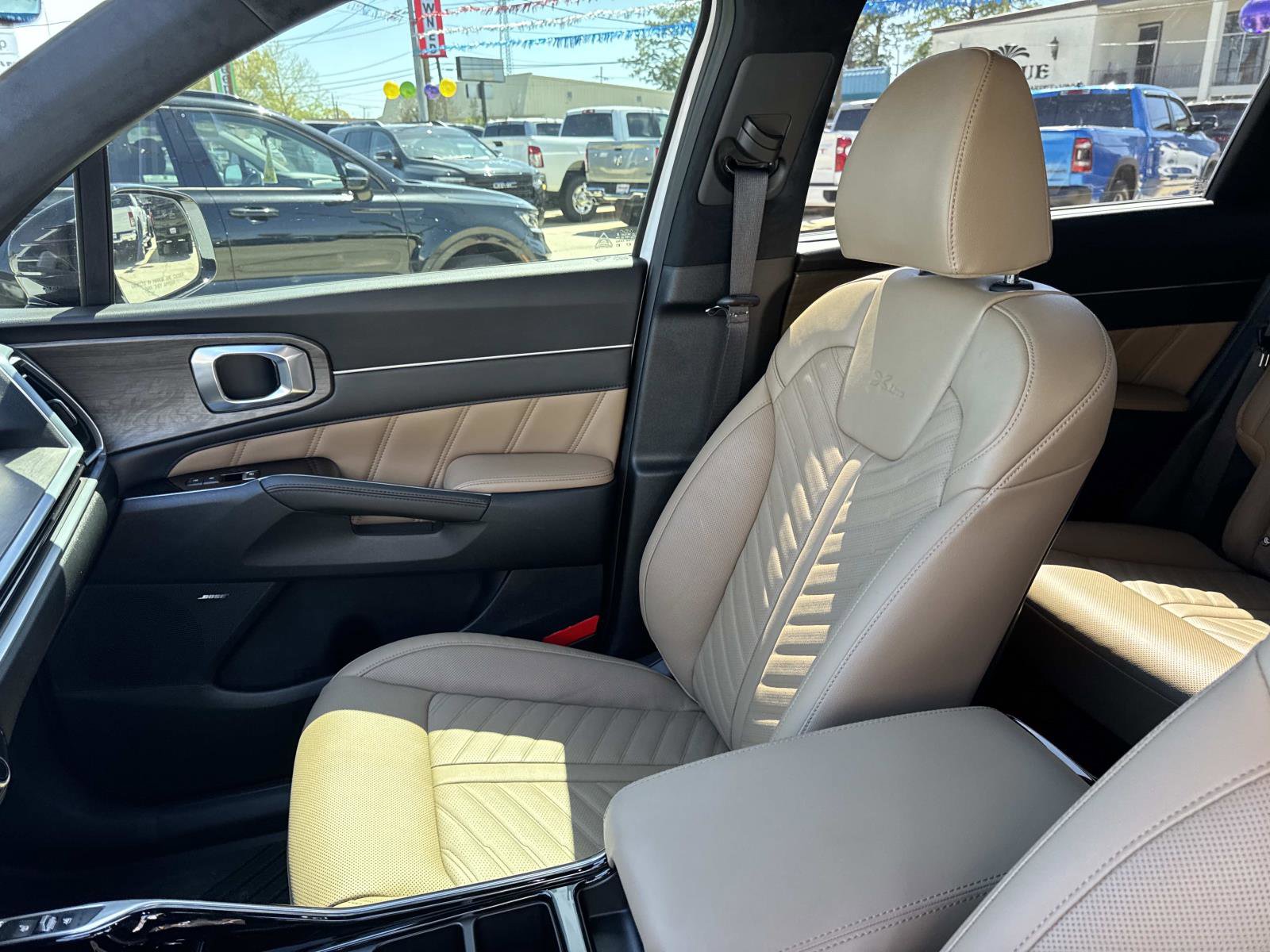 Used 2025 Kia Sorento SX Prestige w/ Olive Brown Leather Package image 16