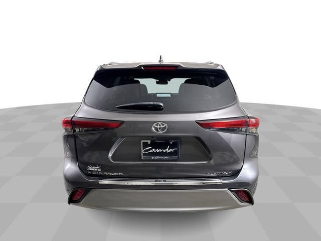 Used 2023 Toyota Highlander Platinum FWD image 7