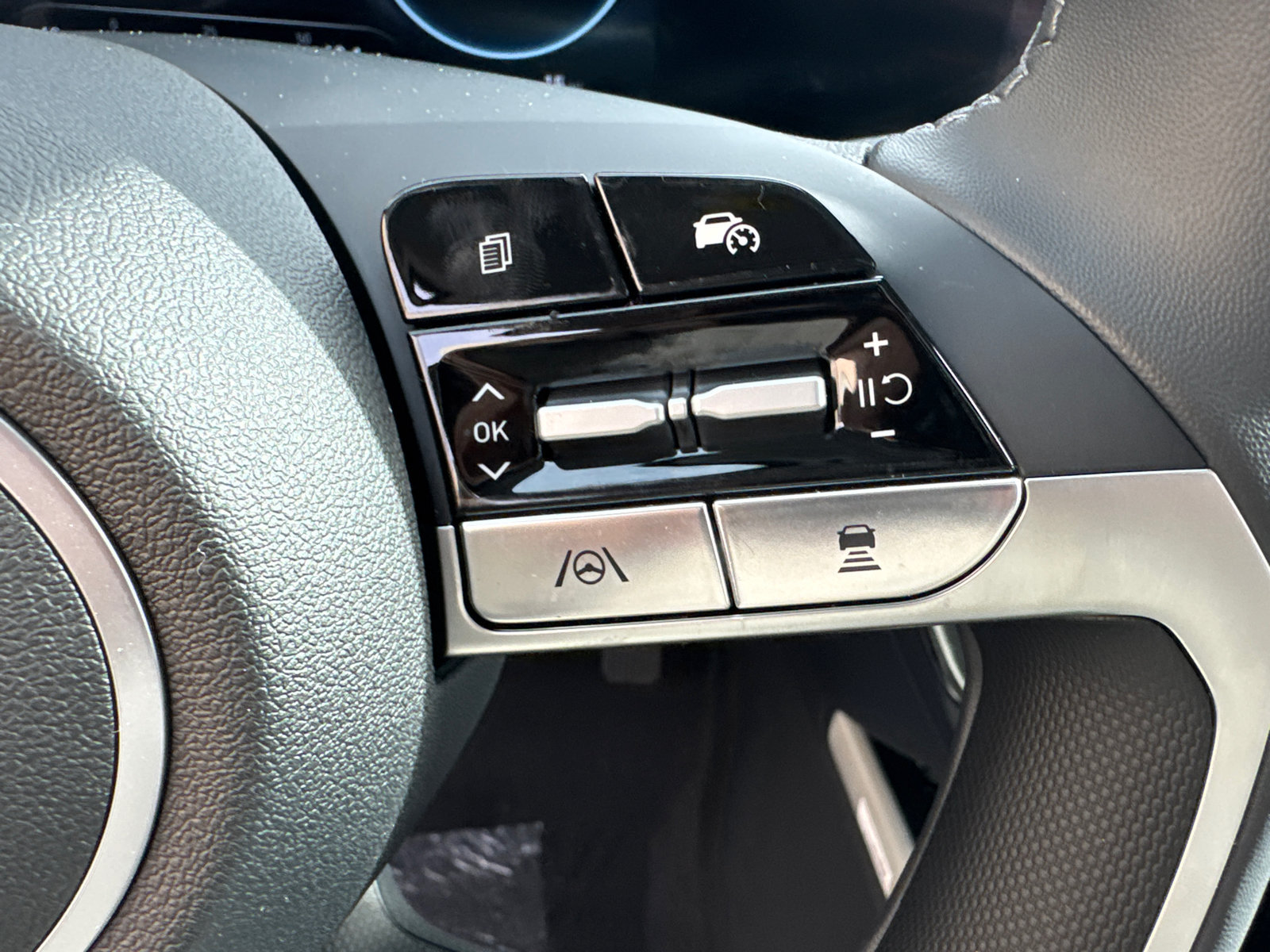 New 2026 Hyundai Elantra Limited FWD image 28