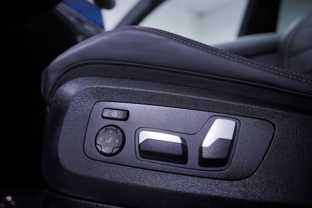 Used 2026 BMW X5 xDrive40i w/ M Sport Package image 18