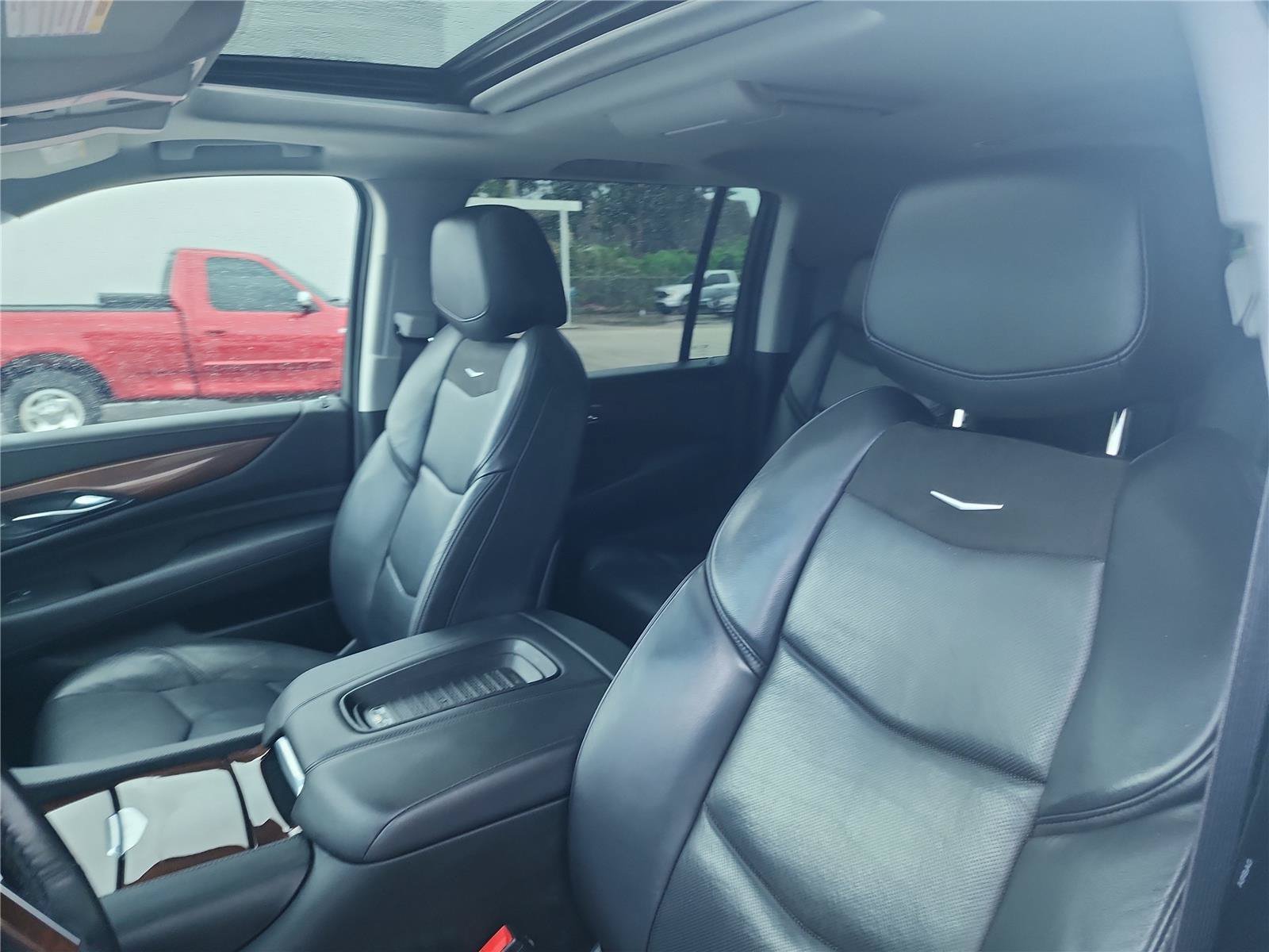 Used 2019 Cadillac Escalade ESV Luxury RWD image 15