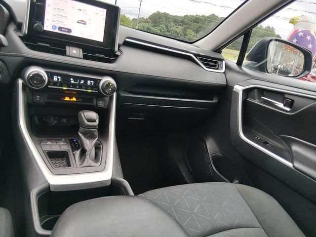 Used 2024 Toyota RAV4 XLE FWD image 11