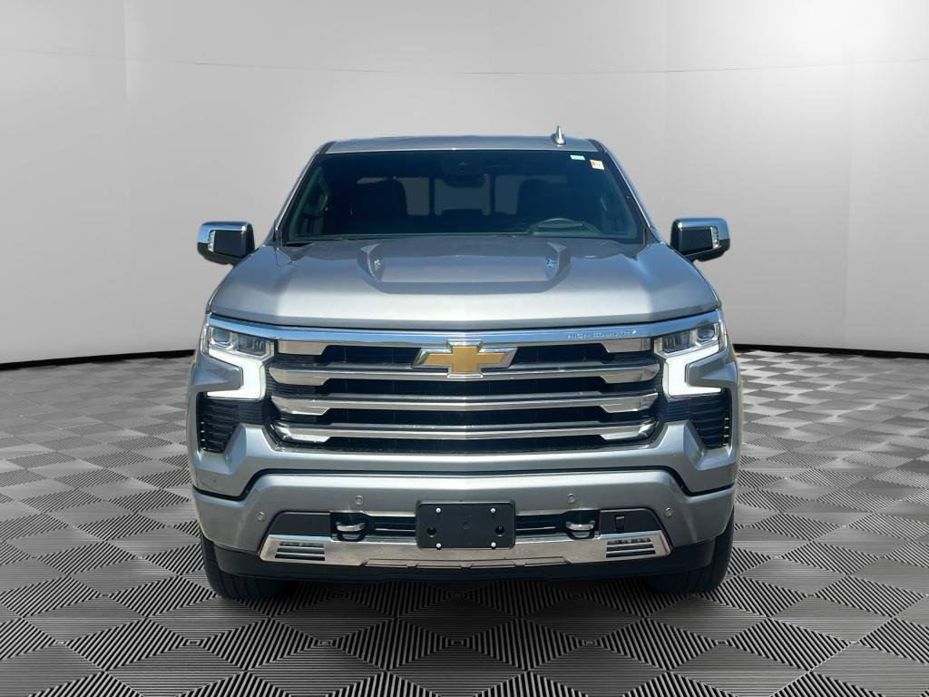 Used 2025 Chevrolet Silverado 1500 High Country AWD/4WD image 7