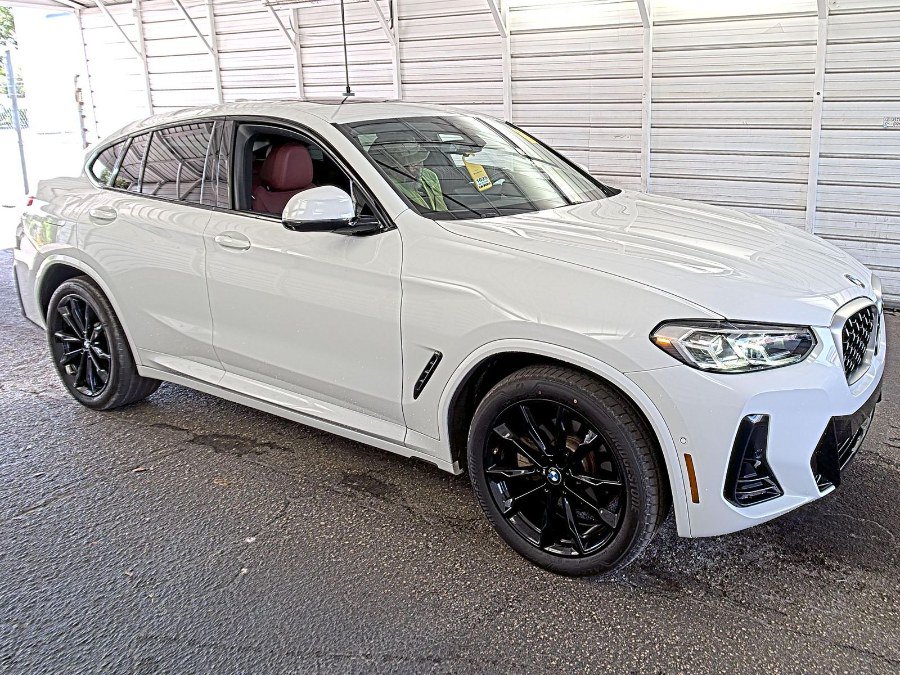 Used 2023 BMW X4 xDrive30i w/ M Sport Package AWD/4WD image 5