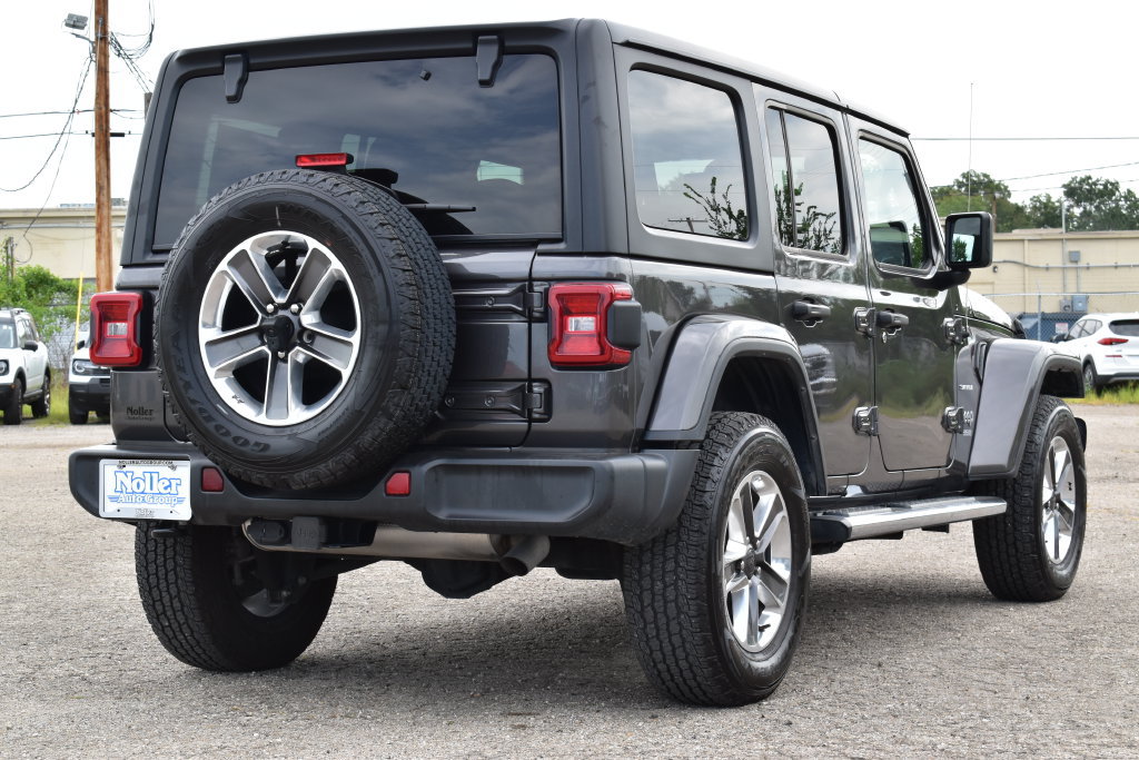 Used 2022 Jeep Wrangler Unlimited Sahara w/ LED Lighting Group AWD/4WD image 8