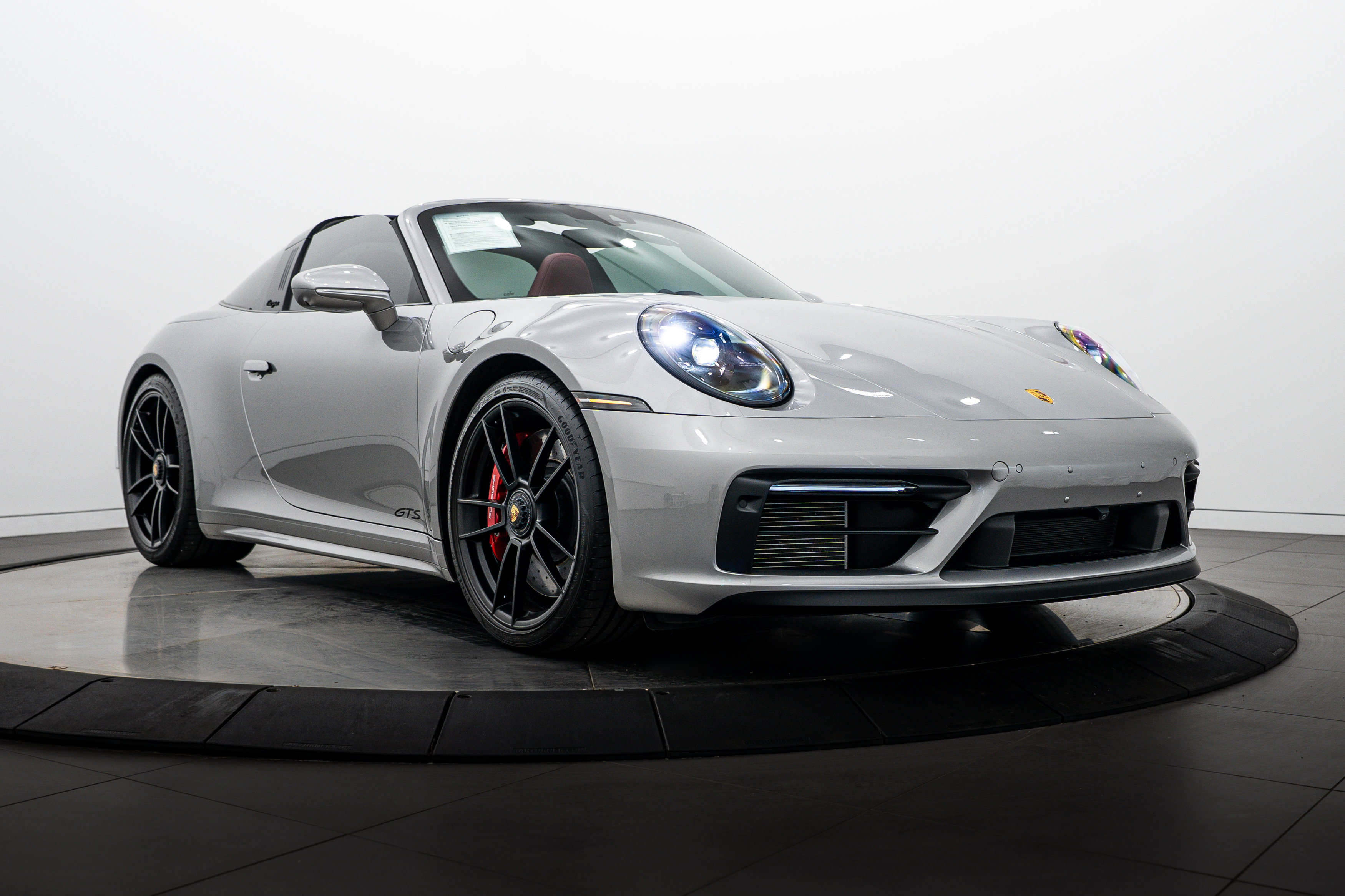 Certified 2022 Porsche 911 Targa 4 GTS AWD/4WD image 9