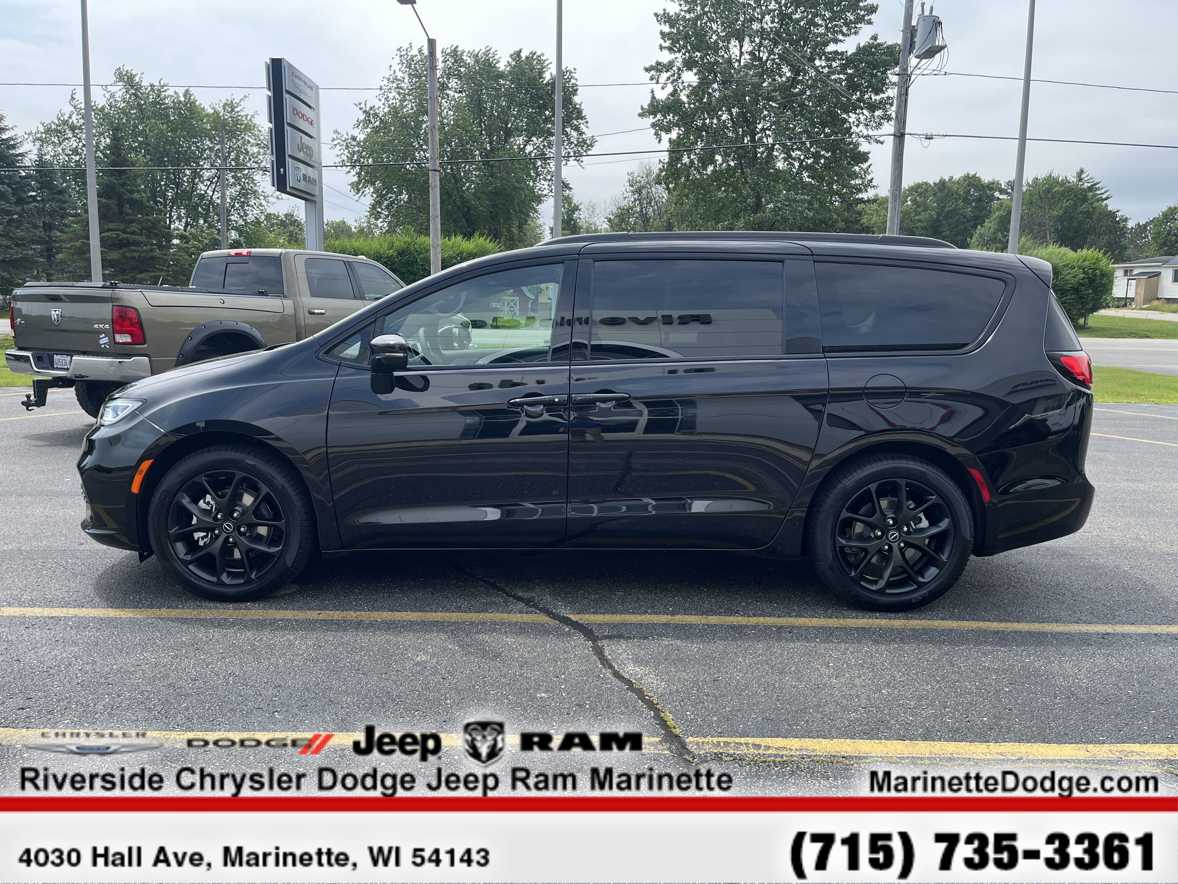 New 2025 Chrysler Pacifica Limited w/ Trailer Tow Group image 5