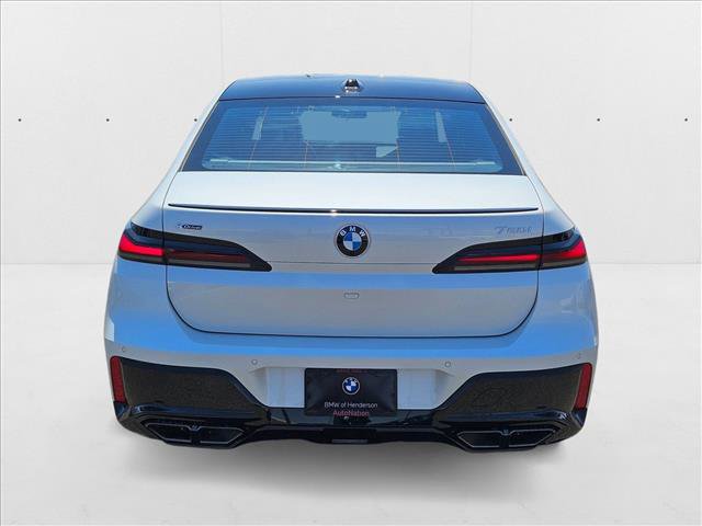 New 2025 BMW 760i xDrive w/ Premium Package image 8