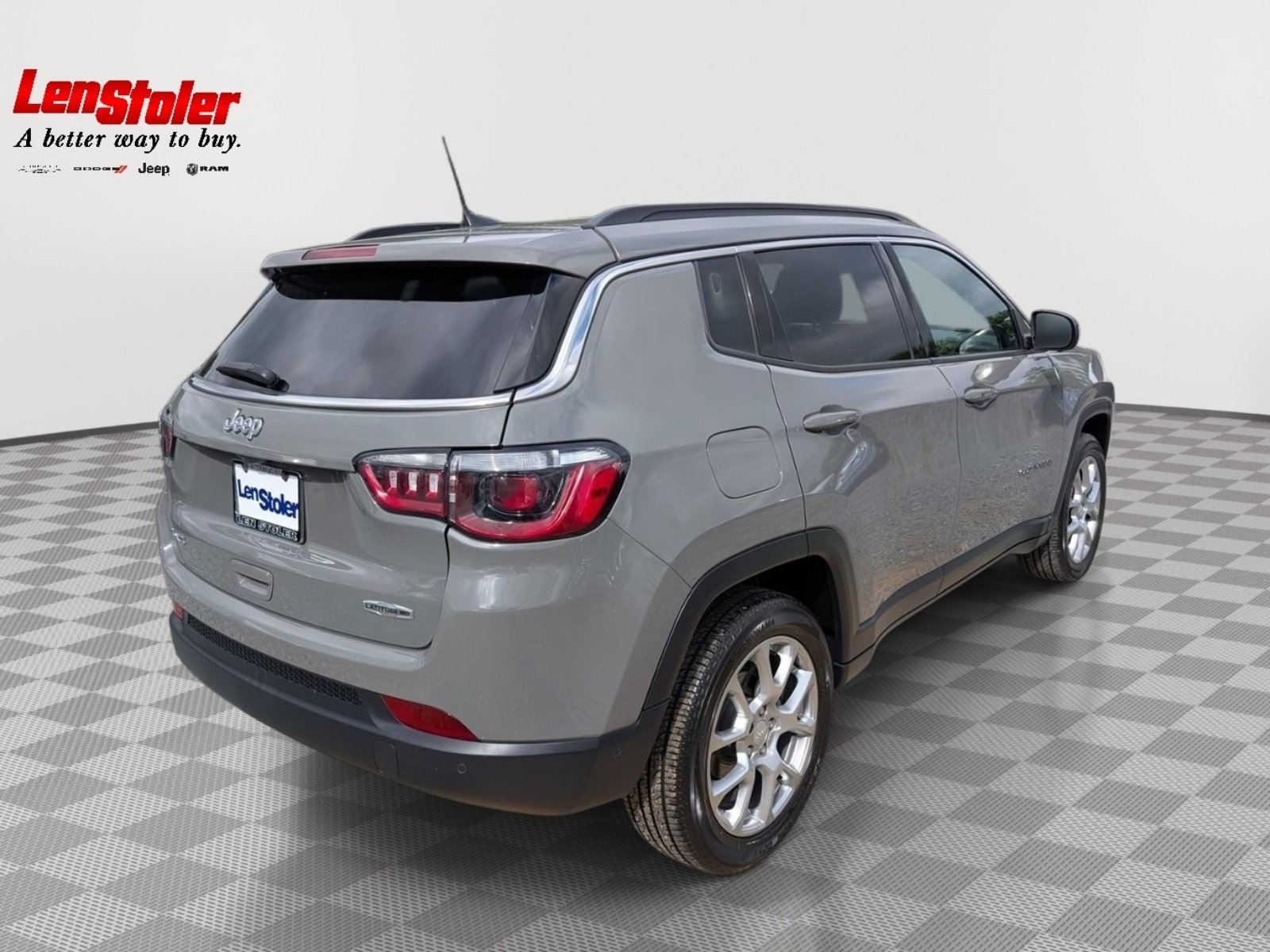 Used 2024 Jeep Compass Latitude AWD/4WD image 5