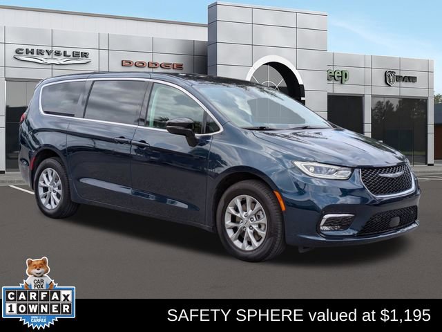 Used 2024 Chrysler Pacifica Touring-L AWD/4WD image 1