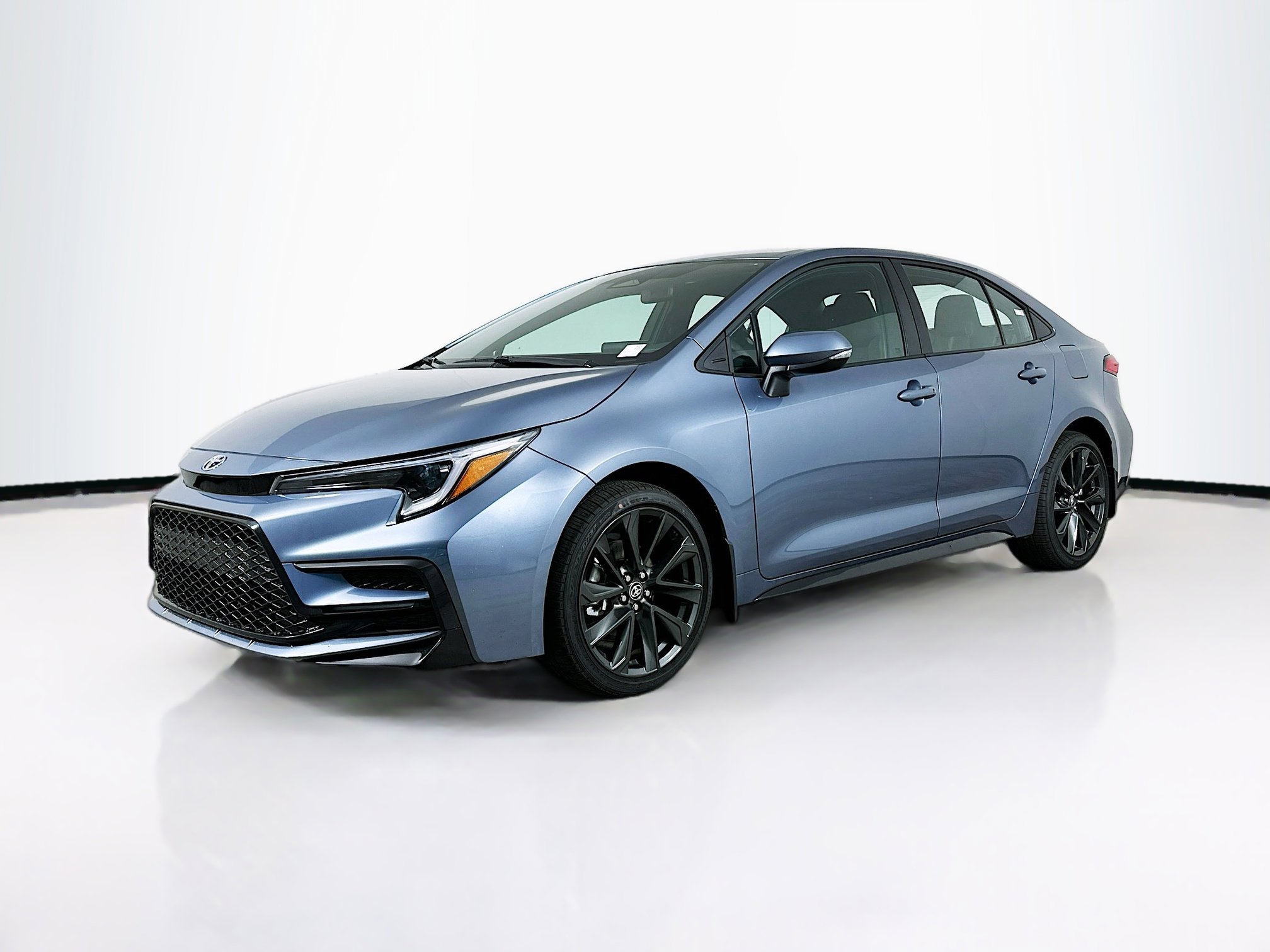 Used 2026 Toyota Corolla SE image 3
