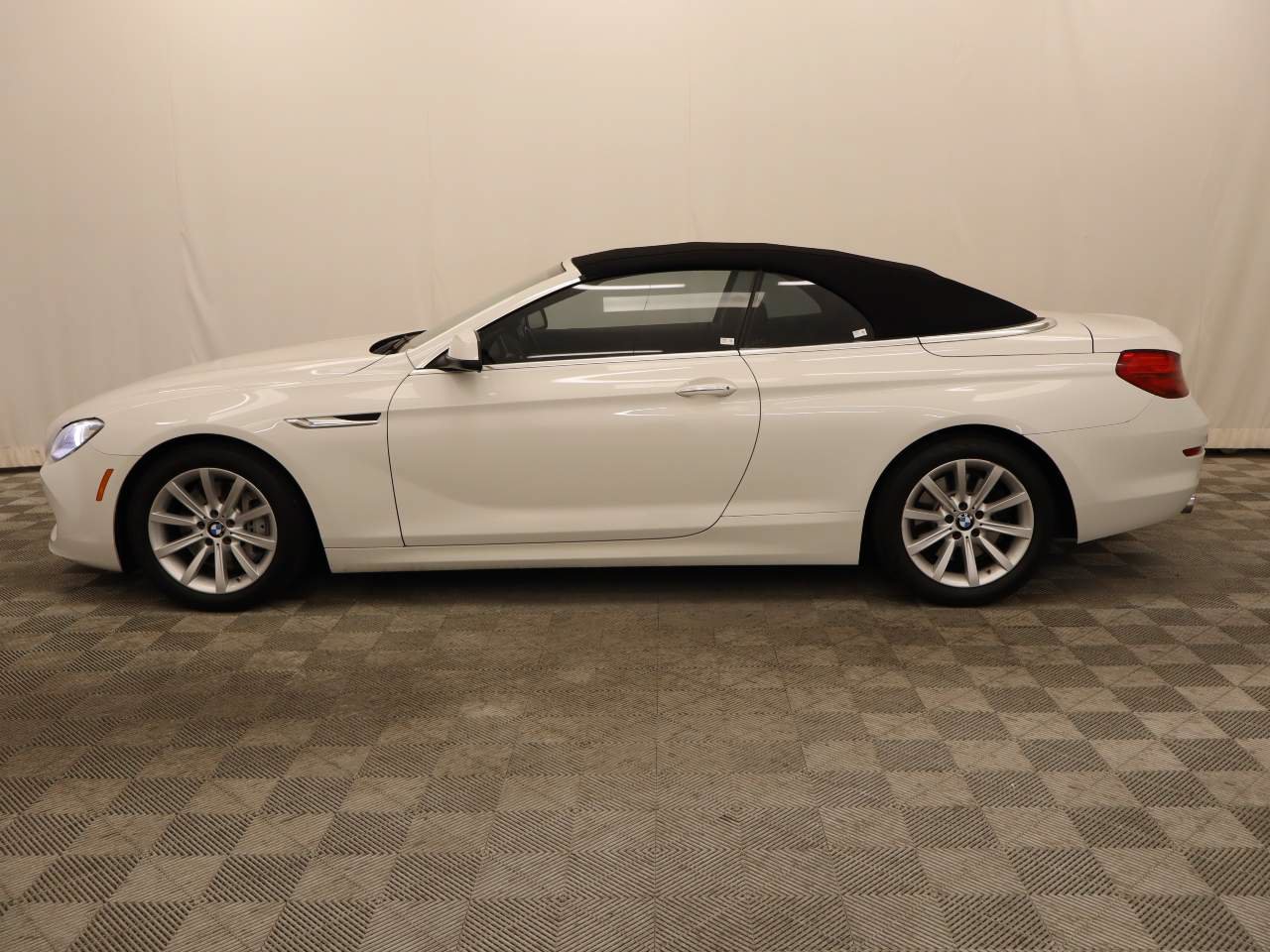 Used 2012 BMW 640i Convertible RWD image 2