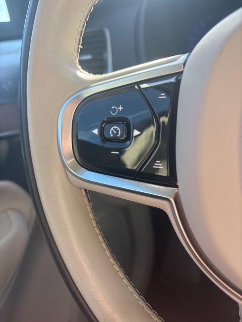 Used 2023 Volvo XC90 T8 Ultimate w/ Lounge Package image 13