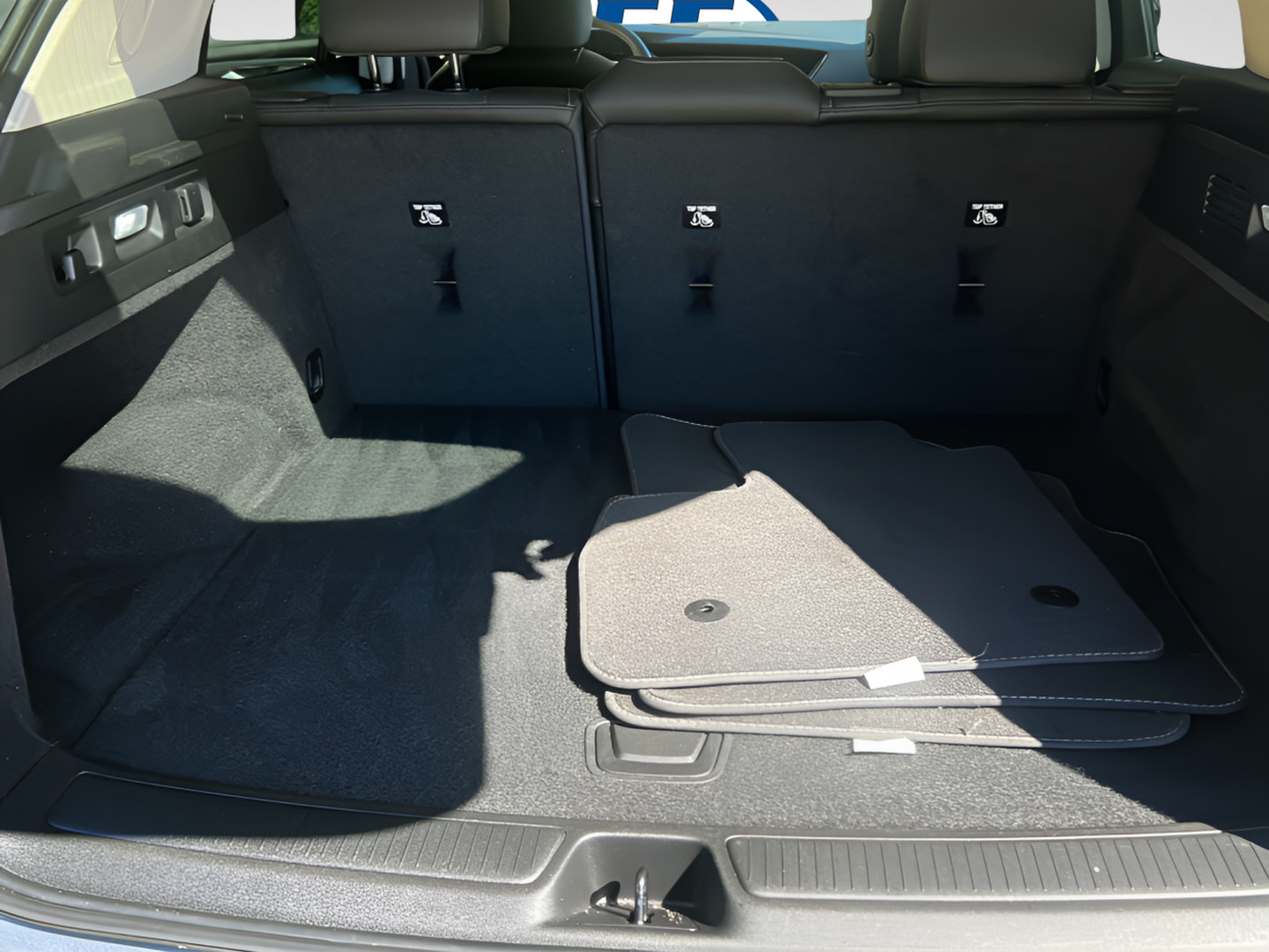 Used 2022 Buick Envision Essence w/ Technology Package I FWD image 17