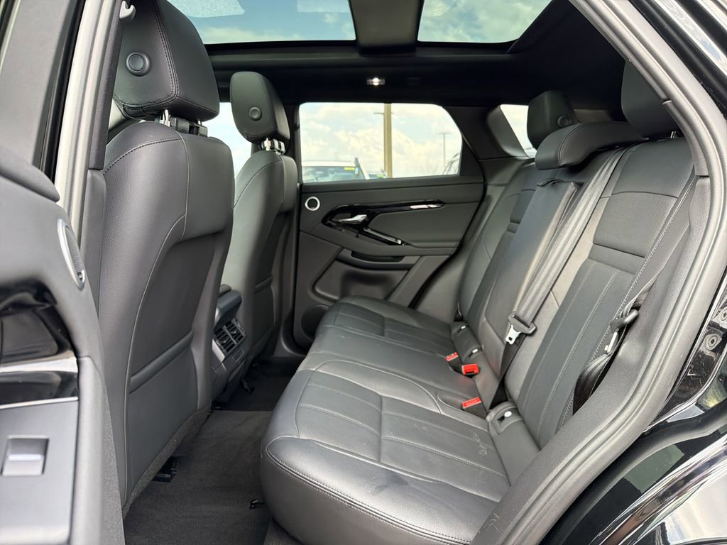 Used 2025 Land Rover Range Rover Evoque Dynamic SE image 5