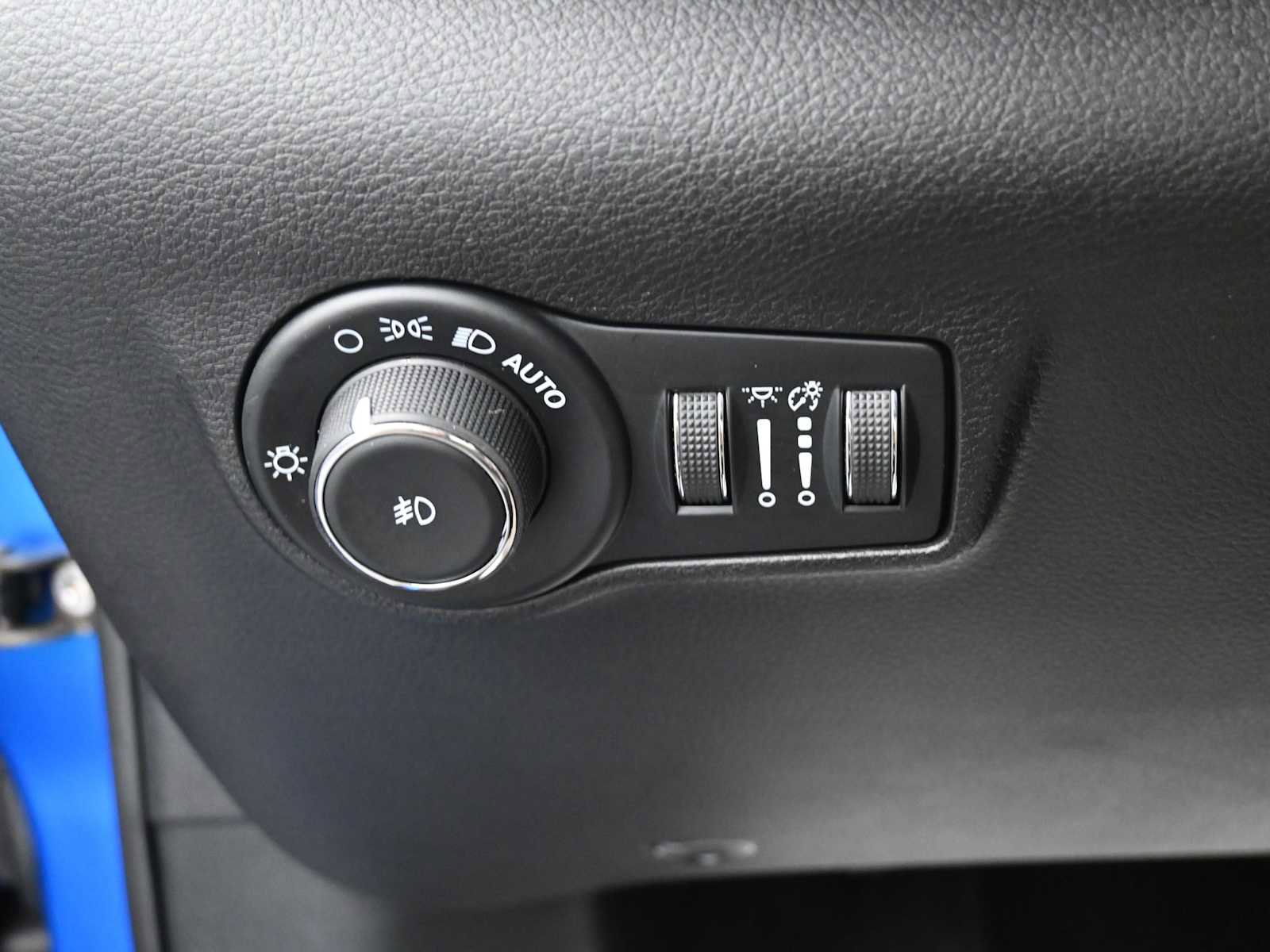 Used 2024 Jeep Compass Latitude w/ Convenience Group image 9