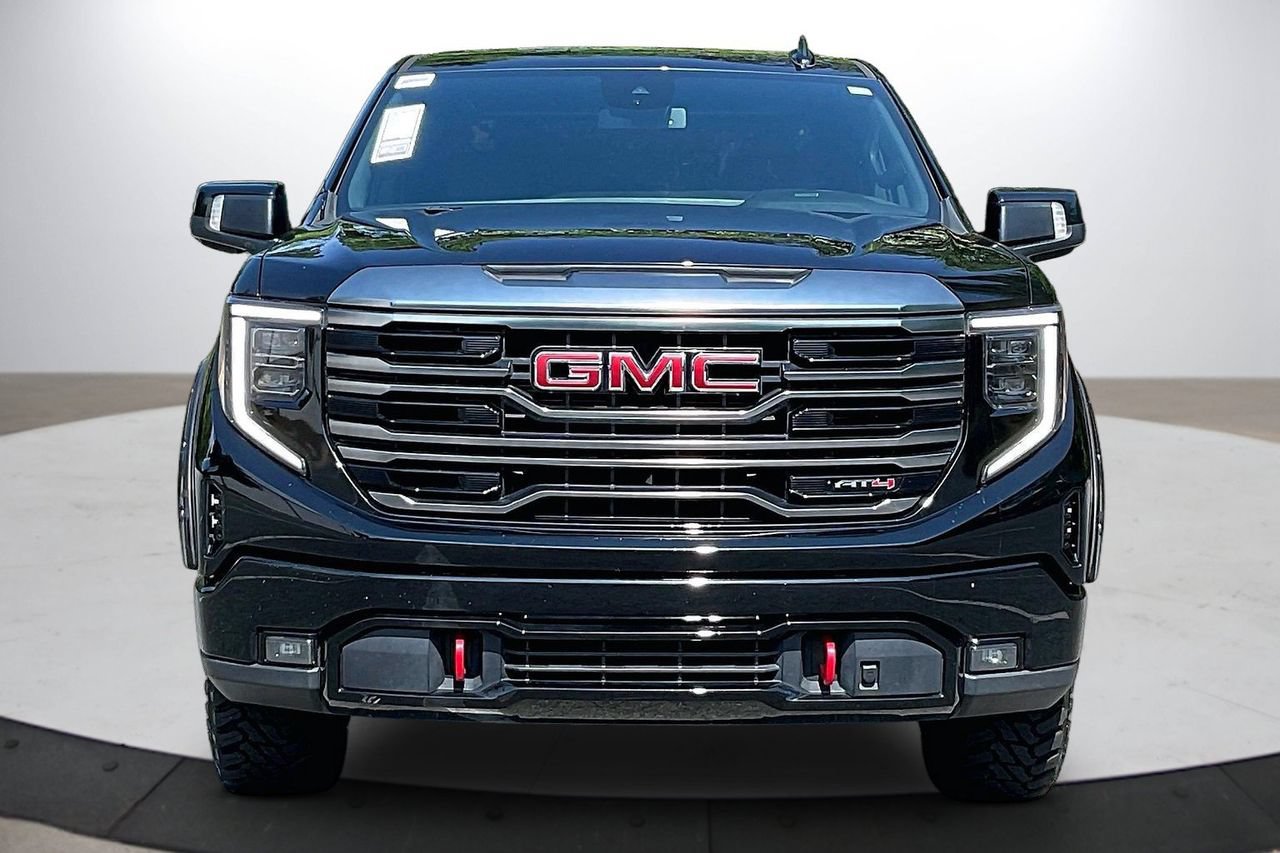 Used 2022 GMC Sierra 1500 AT4 AWD/4WD image 3