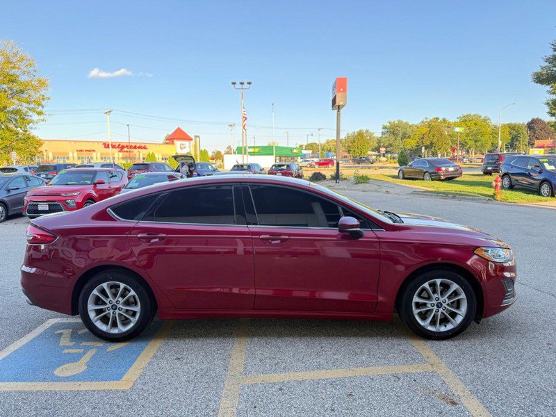 Used 2020 Ford Fusion SE FWD image 4