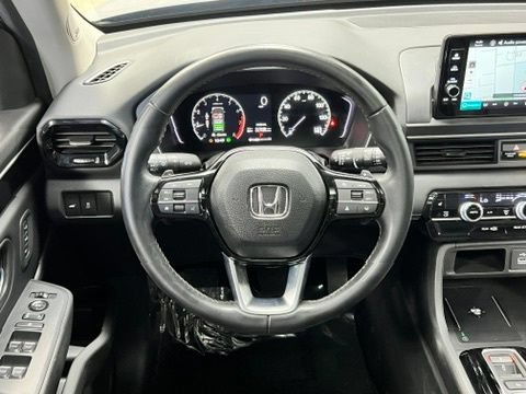 Used 2025 Honda Pilot Touring image 10
