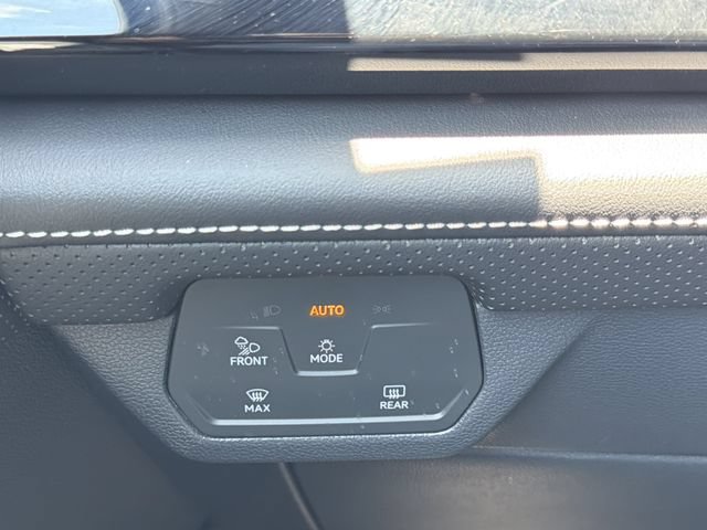 Used 2024 Volkswagen Atlas Cross Sport SE AWD/4WD image 19