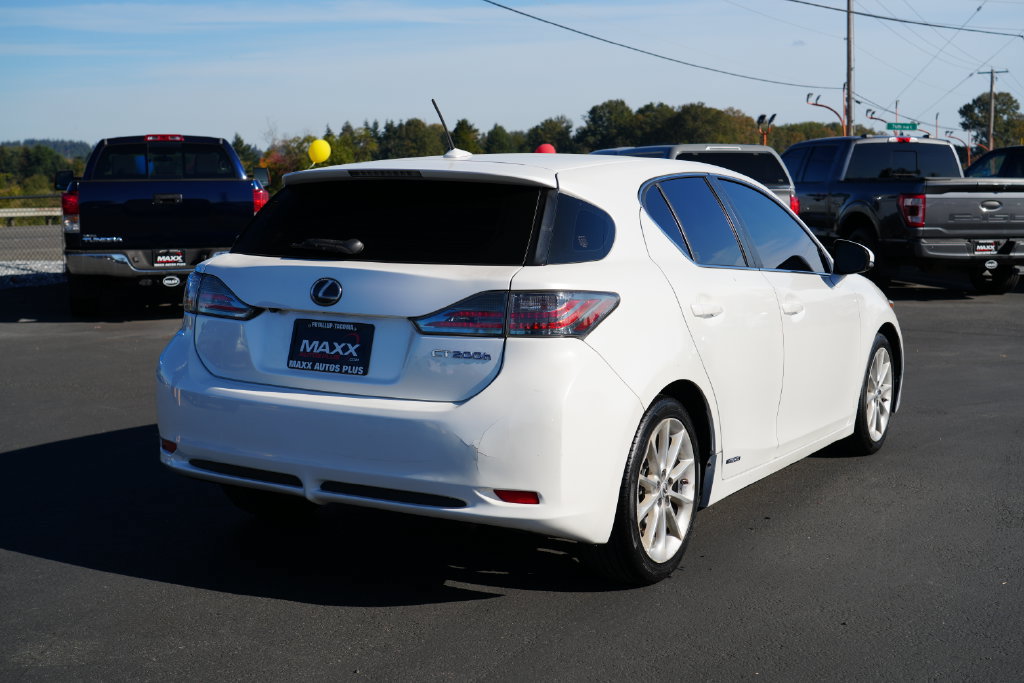 Used 2013 Lexus CT 200h w/ Premium Pkg w/Navigation FWD image 8