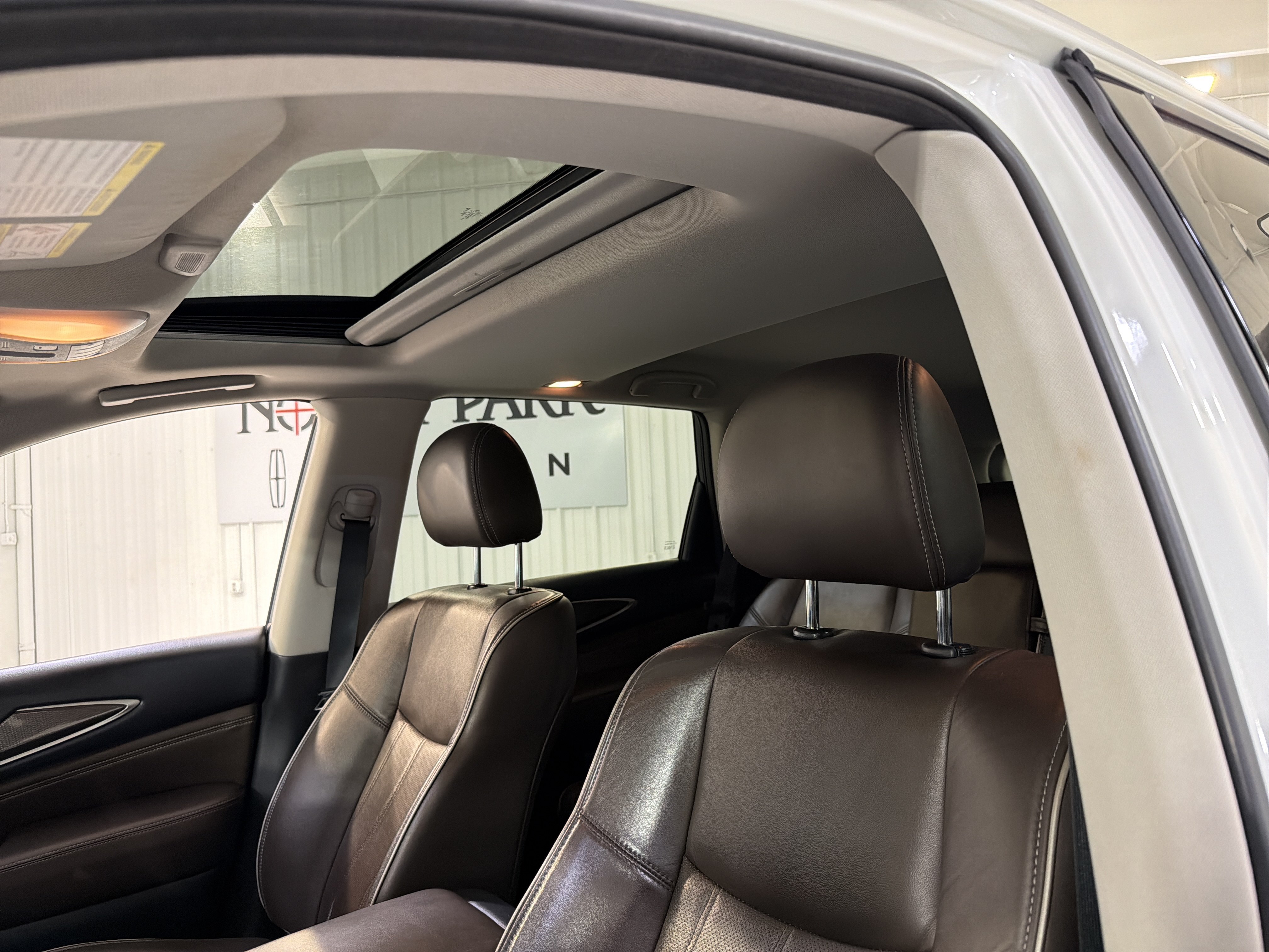 Used 2020 INFINITI QX60 Luxe w/ Essential Package FWD image 10