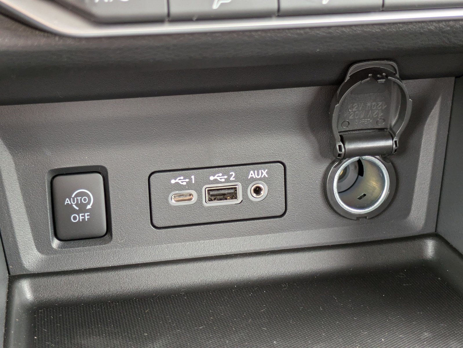 New 2025 Nissan Sentra SV FWD image 8