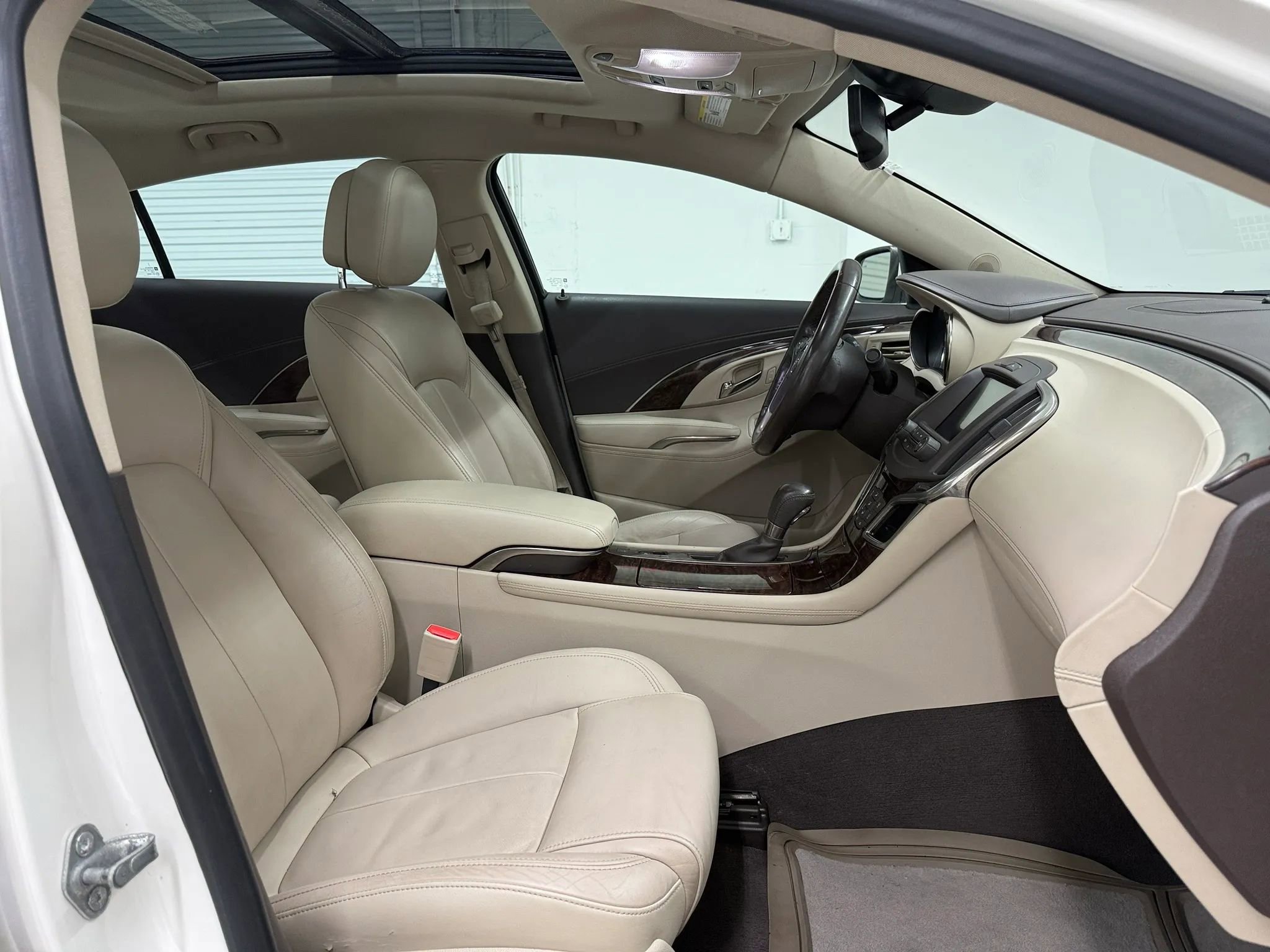 Used 2014 Buick LaCrosse Leather w/ Driver Confidence Package image 8