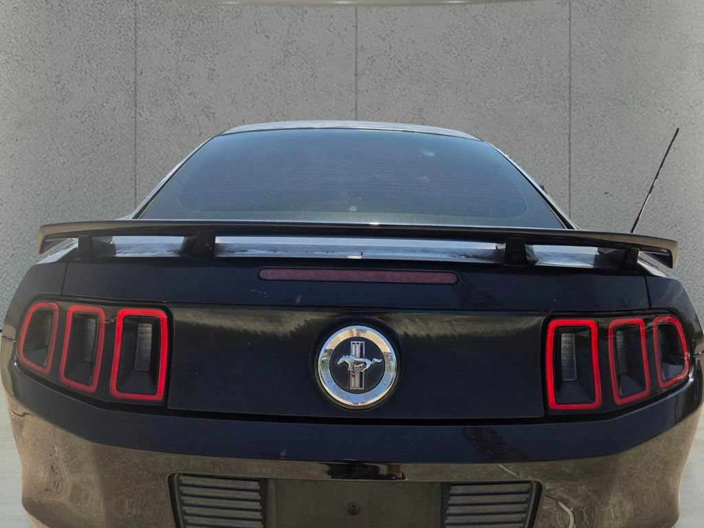 Used 2014 Ford Mustang Premium RWD image 4