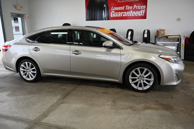 Used 2013 Toyota Avalon Limited FWD image 4