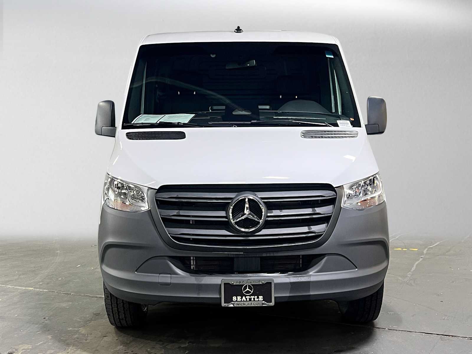 Used 2025 Mercedes-Benz Sprinter 2500 image 9