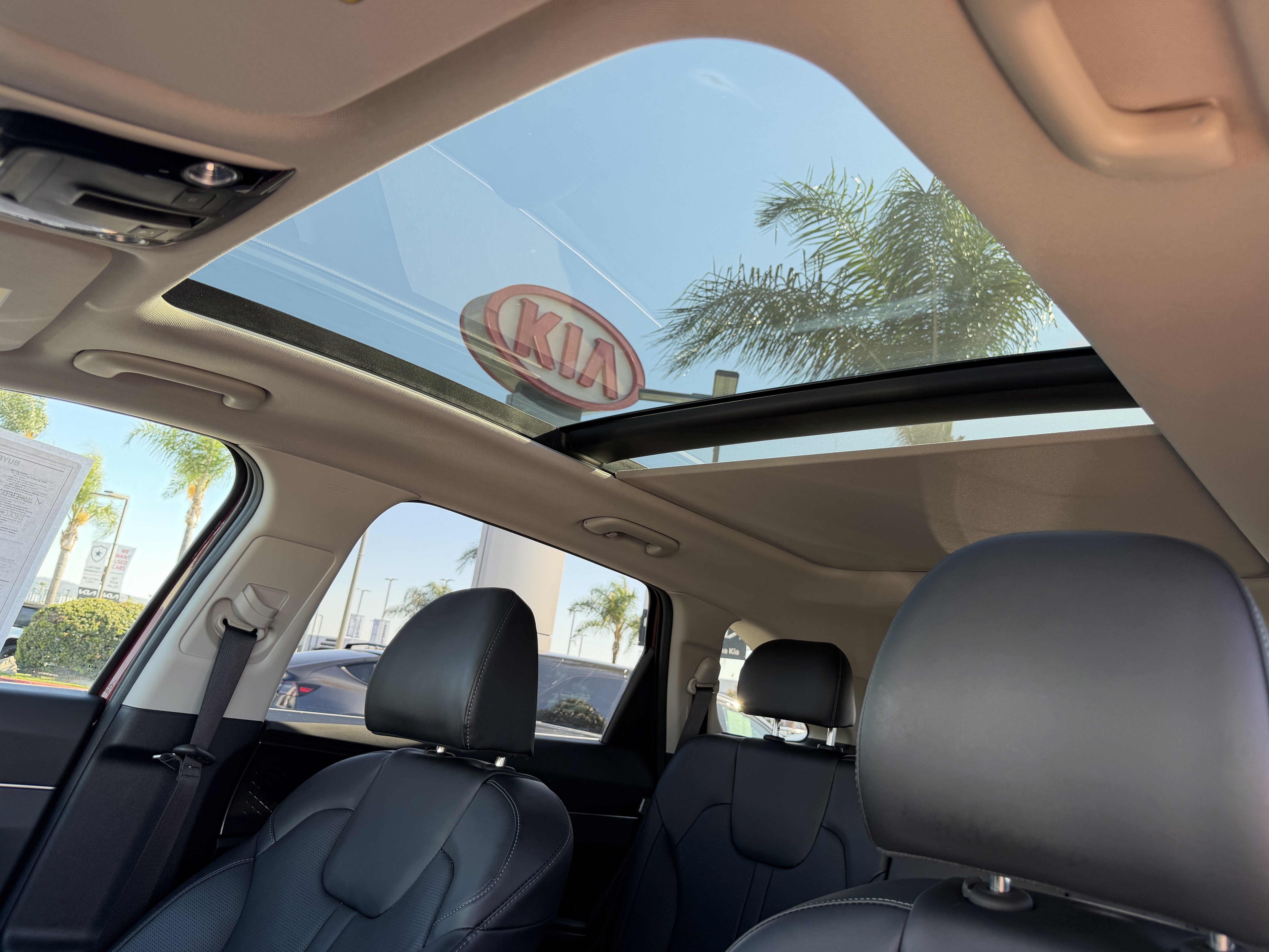 Certified 2025 Kia Sorento S w/ Panoramic Sunroof Package FWD image 18