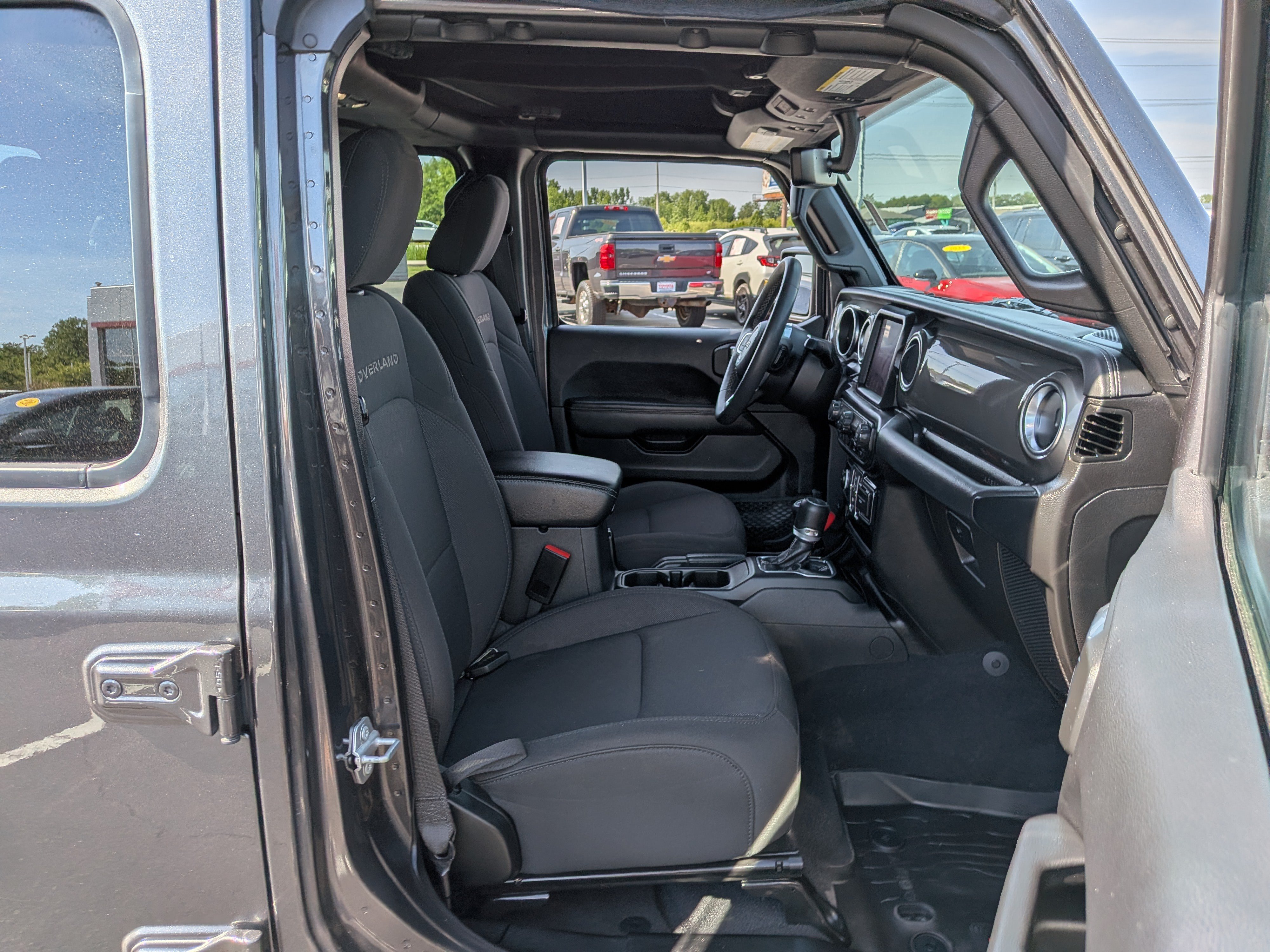 Used 2023 Jeep Gladiator Overland AWD/4WD image 23