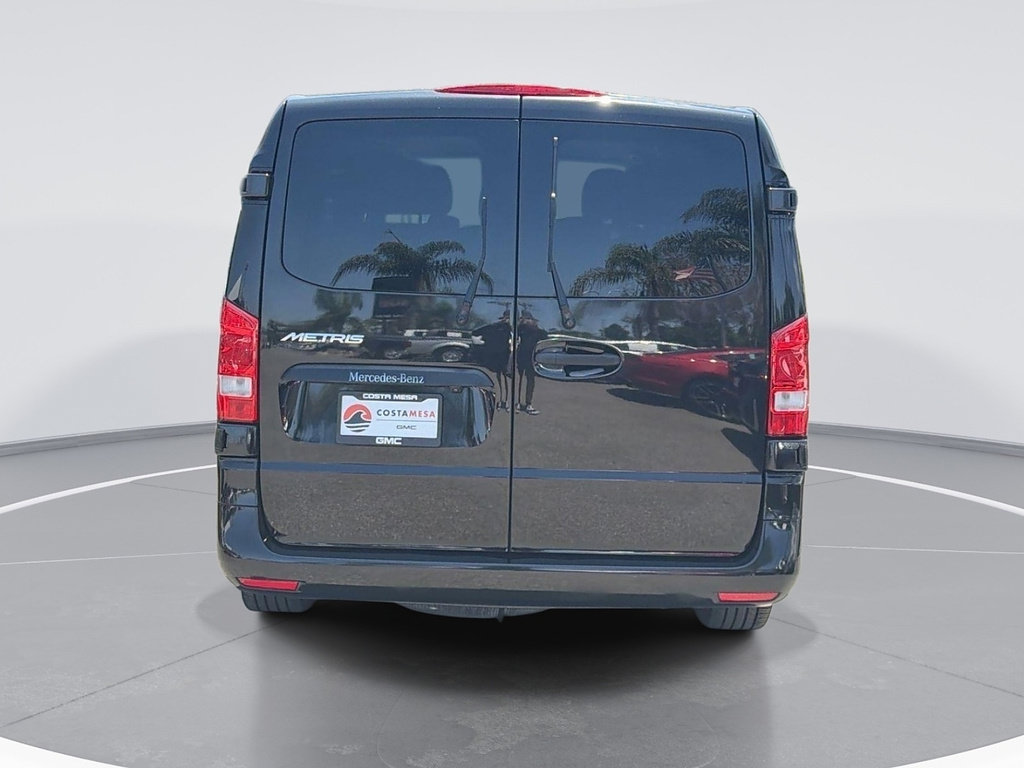 Used 2018 Mercedes-Benz Metris Passenger image 4
