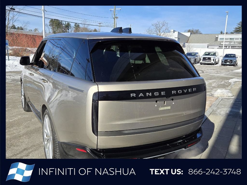 Used 2024 Land Rover Range Rover SE AWD/4WD image 18